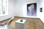 «Melissa». Из серии «Компьютерные вирусы» 250 х 187,5 см, Diasec 2011  (Из коллекции Art Collection Telecom) «Polprawda — Half-truth» Дворец Круликарня, Варшава 2017  Фото: Bartosz Górka