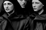 Peter Lindbergh. Linda Evangelista, Michaela Bercu & Kirsten Owen, Pont-à-Mousson, 1988